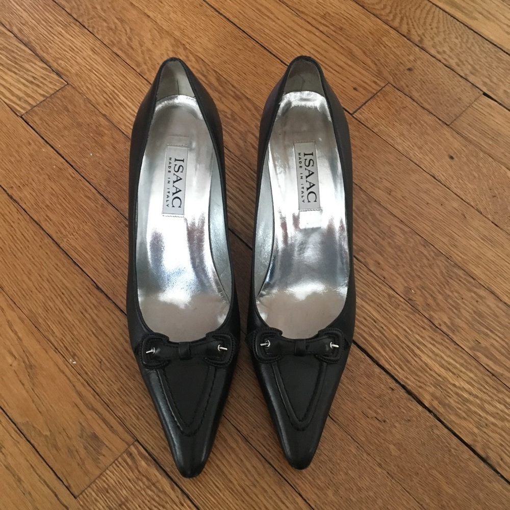 ISAAC MIZRAHI Black Leather Heels
